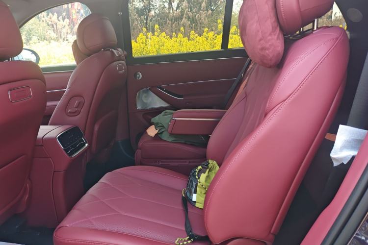 Used Hima AITO M8 2025 Extended-Range Max+ Version 53.4 kWh 6-Seater Edition Left Rear Seat