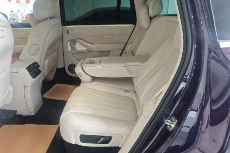 Used Hima AITO M8 2025 Extended-Range Max+ Version 53.4 kWh 5-Seater Edition Left Rear Seat