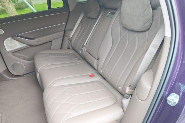 Used Hima AITO M8 2025 Model Pure Electric Max+ Five-Seat Long-Range Version Left Rear Seat