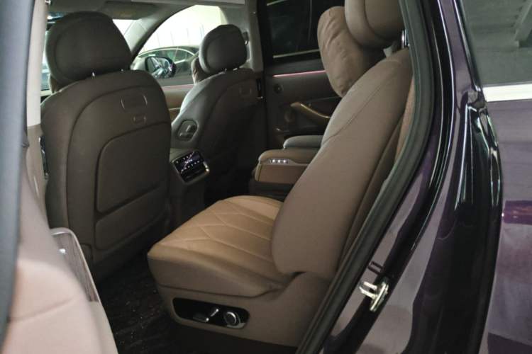 Used Hima AITO M8 2025 Model Pure Electric Ultra Six-Seat Four-Wheel-Drive Version Left Rear Seat