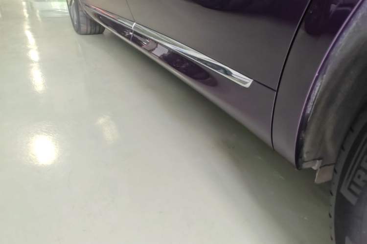 Used Hima AITO M8 2025 Extended-Range Max+ Version 53.4 kWh 5-Seater Edition Left Side Sill