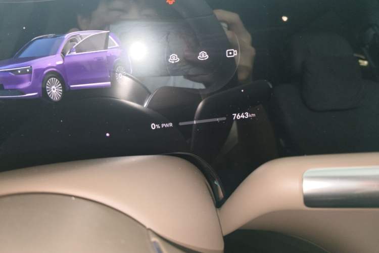 Used Hima AITO M8 2025 Model Pure Electric Ultra Six-Seat Four-Wheel-Drive Version Odometer Close Up