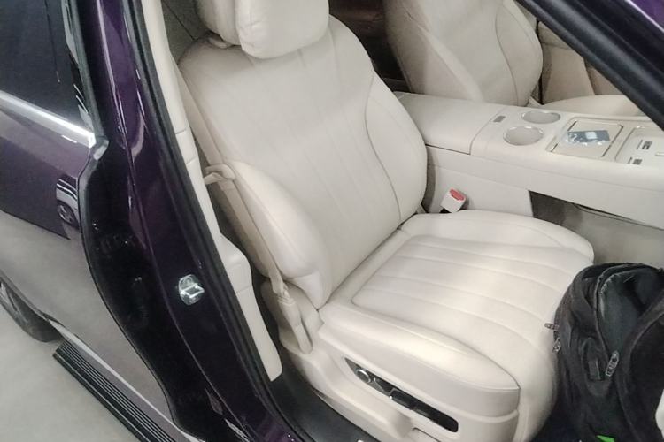 Used Hima AITO M8 2025 Extended-Range Max+ Version 53.4 kWh 5-Seater Edition Right Front Seat