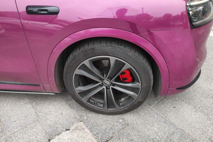 Used Hima AITO M8 2025 Extended-Range Max+ Version 53.4 kWh 5-Seater Edition Right Front Wheel Hub
