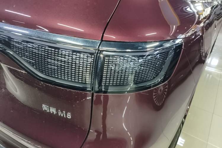 Used Hima AITO M8 2025 Extended-Range Ultra Version 53.4 kWh 5-Seater Edition Right Rear Taillight