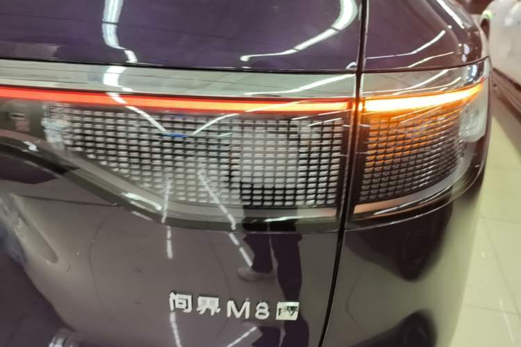 Used Hima AITO M8 2025 Model, Pure Electric Max+ Six-Seat Long-Range Version Right Rear Taillight
