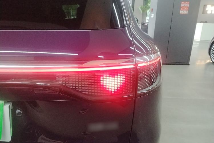 Used Hima AITO M8 2025 Extended-Range Max+ Version 53.4 kWh 5-Seater Edition Right Rear Taillight