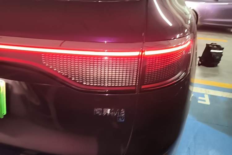 Used Hima AITO M8 2025 Model Pure Electric Max+ Five-Seat Long-Range Version Right Rear Taillight