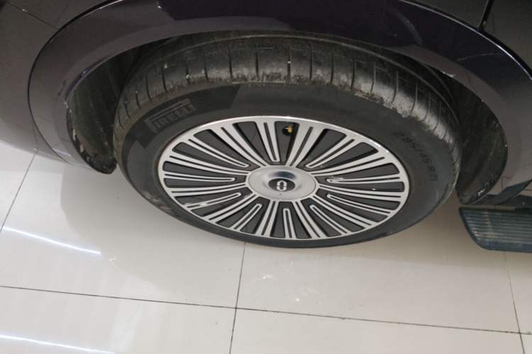 Used Hima AITO M8 2025 Model Pure Electric Ultra Six-Seat Four-Wheel-Drive Version Right Rear Wheel Hub