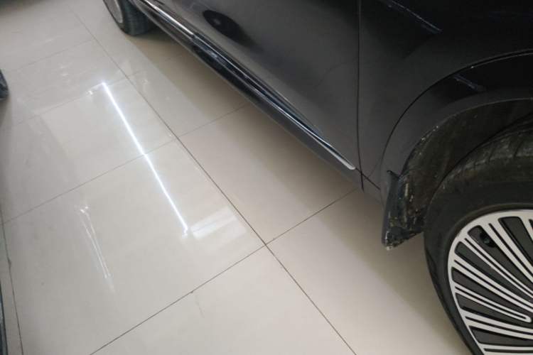 Used Hima AITO M8 2025 Model Pure Electric Ultra Six-Seat Four-Wheel-Drive Version Right Side Sill