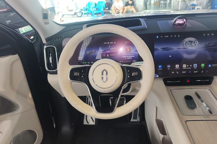 Used Hima AITO M8 2025 Model, Pure Electric Max+ Six-Seat Long-Range Version Steering Wheel