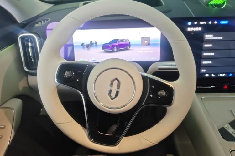 Used Hima AITO M8 2025 Extended-Range Max+ Version 53.4 kWh 5-Seater Edition Steering Wheel