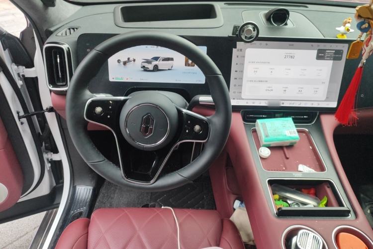 Used Hima AITO M8 2025 Extended-Range Max+ Version 53.4 kWh 5-Seater Edition Steering Wheel