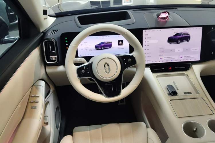 Used Hima AITO M8 2025 Model Pure Electric Max+ Five-Seat Long-Range Version Steering Wheel
