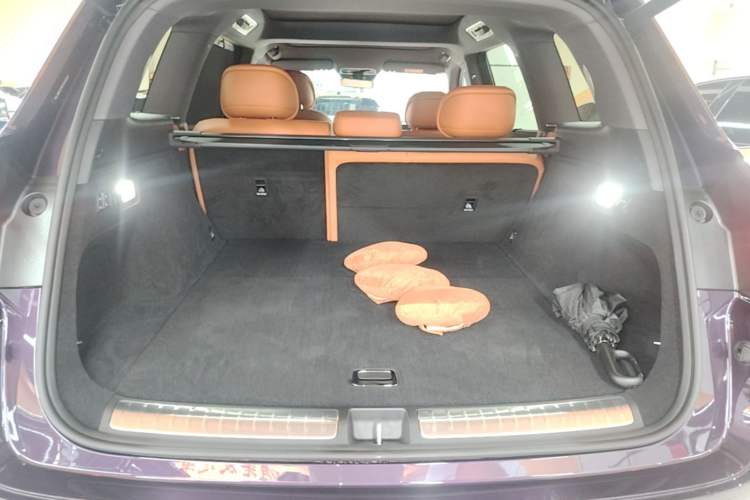 Used Hima AITO M8 2025 Model Pure Electric Max+ Five-Seater All-Wheel-Drive (896-line LiDAR) Trunk