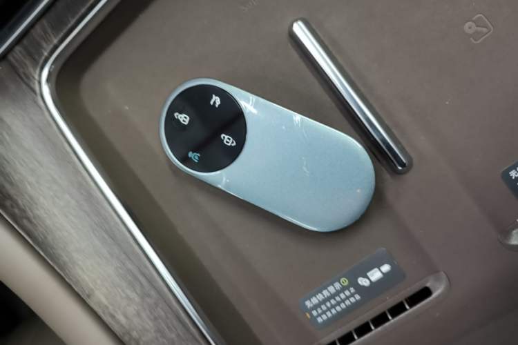 Used Hima AITO M8 2025 Model, Pure Electric Max+ Six-Seat Long-Range Version Vehicle Key