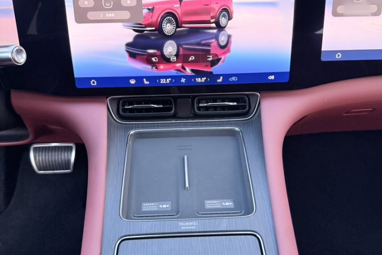 Used Hima AITO M8 2025 Extended-Range Ultra Version 53.4 kWh 5-Seater Edition Audio And AC Panel