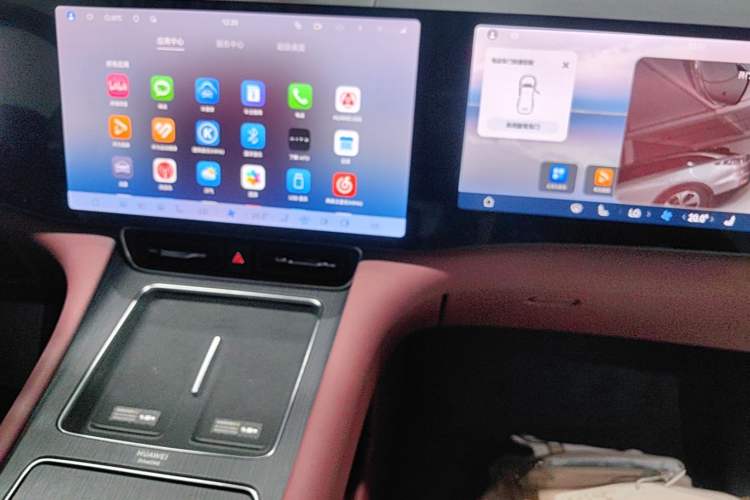 Used Hima AITO M8 2025 Extended-Range Ultra Version 53.4 kWh 5-Seater Edition Audio And AC Panel