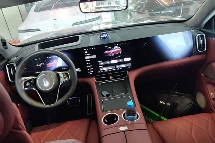 Used Hima AITO M8 2025 Extended-Range Ultra Version 53.4 kWh 5-Seater Edition Center Console