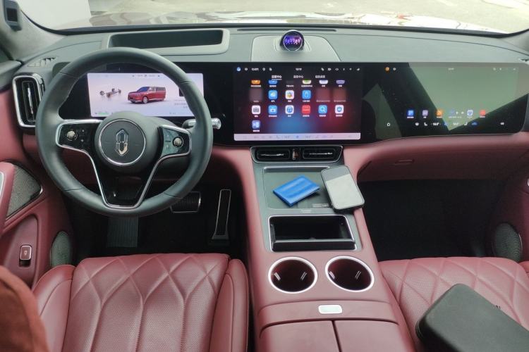 Used Hima AITO M8 2025 Model Range-Extended Ultra Version 53.4kWh 5-Seater (896-line LiDAR) Center Console