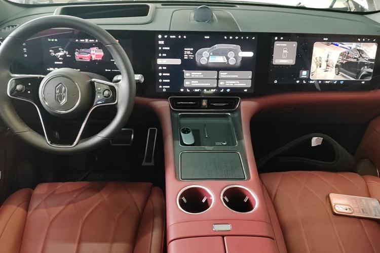 Used Hima AITO M8 2025 Extended-Range Ultra Version 53.4 kWh 5-Seater Edition Center Console