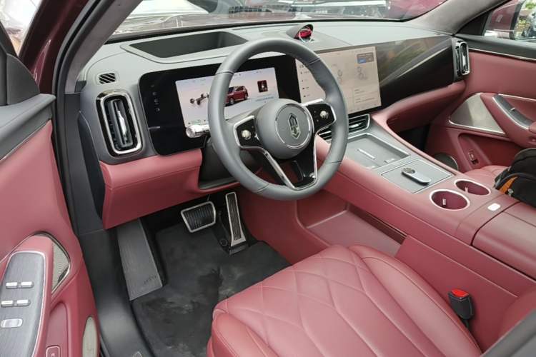 Used Hima AITO M8 2025 Extended-Range Ultra Version 53.4 kWh 5-Seater Edition Center Console