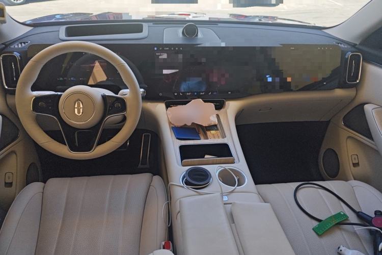 Used Hima AITO M8 2025 Extended-Range Max+ Version 53.4 kWh 6-Seater Edition Center Console