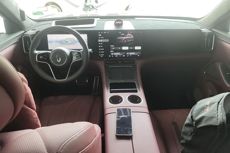 Used Hima AITO M8 2025 Extended-Range Ultra Version 53.4 kWh 5-Seater Edition Center Console