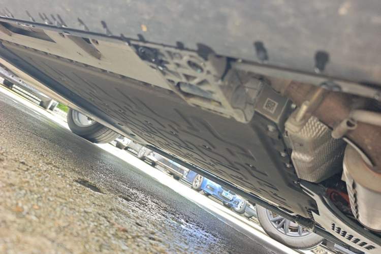Used Hima AITO M8 2025 Extended-Range Ultra Version 53.4 kWh 5-Seater Edition Chassis Front Right