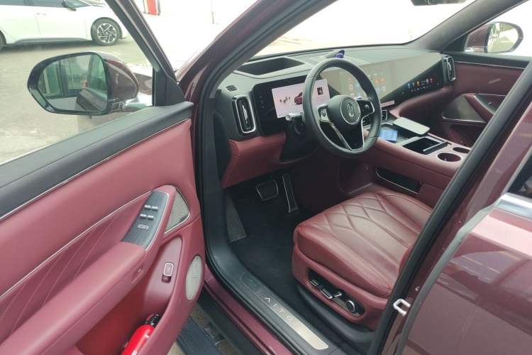 Used Hima AITO M8 2025 Model Range-Extended Ultra Version 53.4kWh 5-Seater (896-line LiDAR) Driver Seat