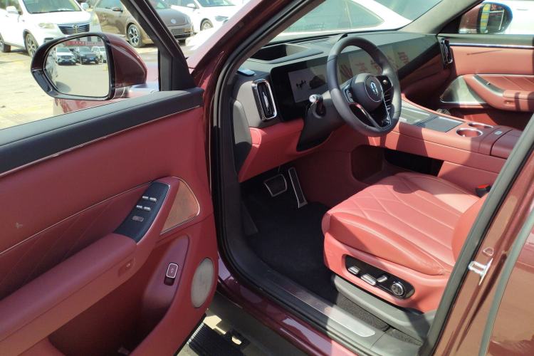 Used Hima AITO M8 2025 Extended-Range Ultra Version 53.4 kWh 5-Seater Edition Driver Seat