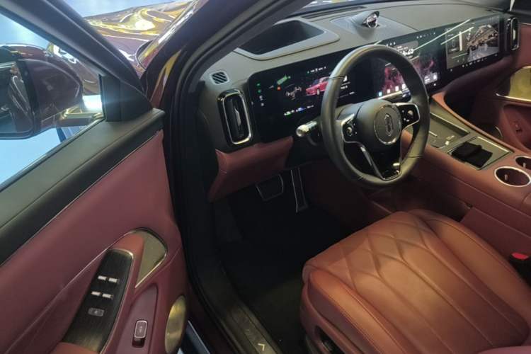 Used Hima AITO M8 2025 Extended-Range Ultra Version 53.4 kWh 5-Seater Edition Driver Seat