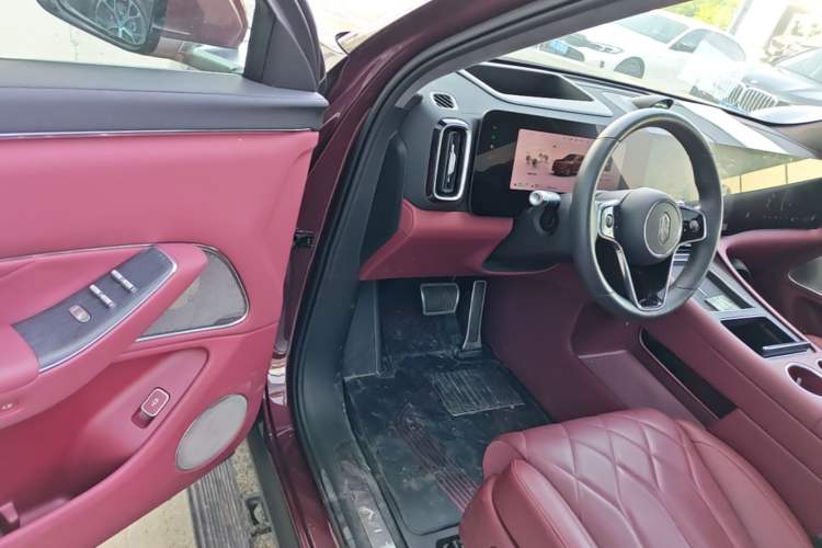 Used Hima AITO M8 2025 Extended-Range Ultra Version 53.4 kWh 5-Seater Edition Driver Seat
