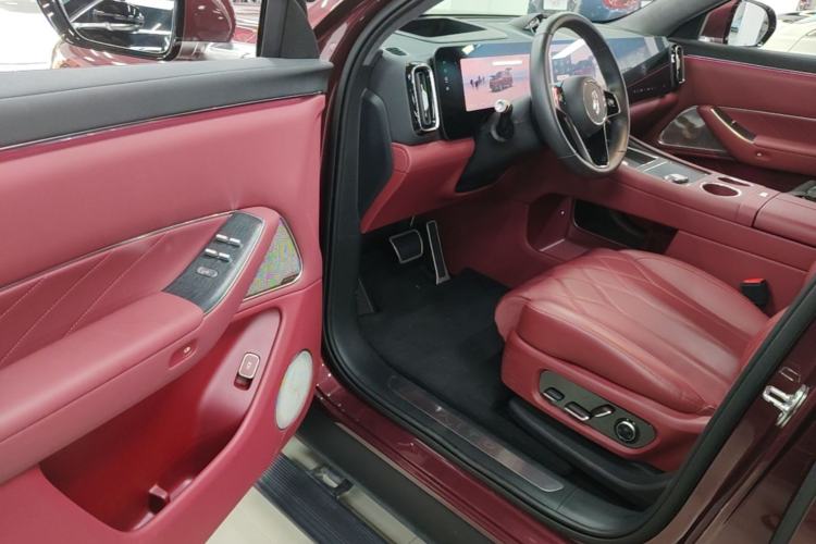 Used Hima AITO M8 2025 Extended-Range Ultra Version 53.4 kWh 5-Seater Edition Driver Seat