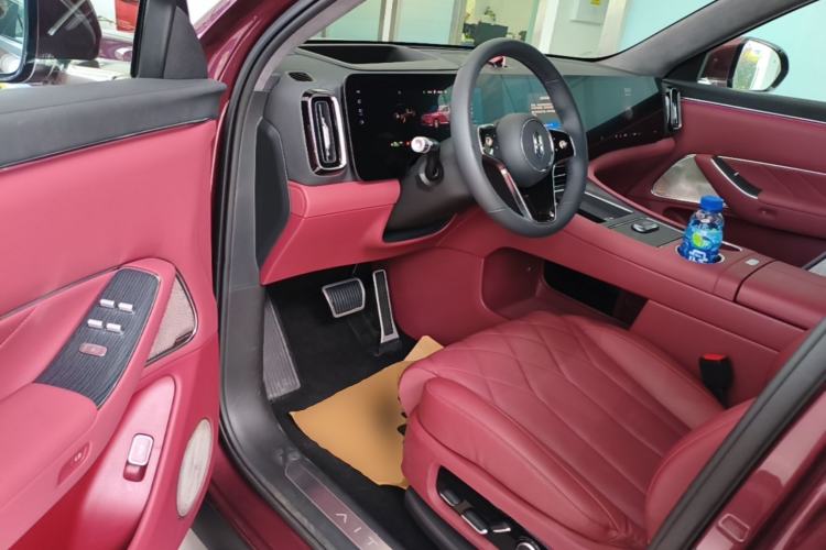 Used Hima AITO M8 2025 Extended-Range Ultra Version 53.4 kWh 5-Seater Edition Driver Seat