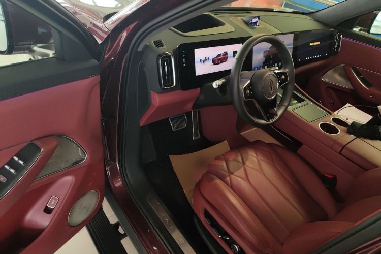 Used Hima AITO M8 2025 Extended-Range Ultra Version 53.4 kWh 5-Seater Edition Driver Seat