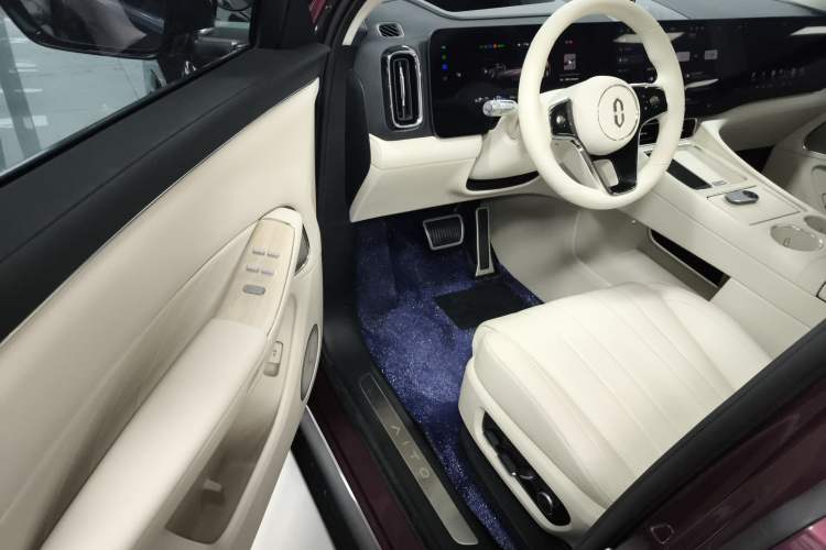Used Hima AITO M8 2025 Extended-Range Max+ Version 53.4 kWh 5-Seater Edition Driver Seat