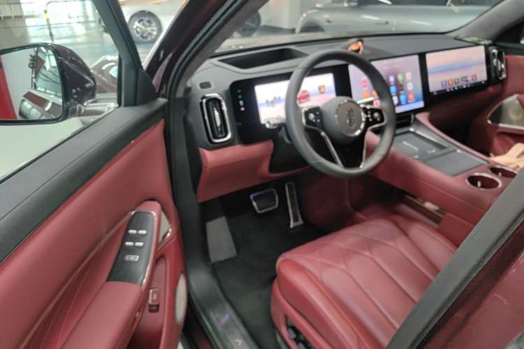 Used Hima AITO M8 2025 Extended-Range Ultra Version 53.4 kWh 5-Seater Edition Driver Seat