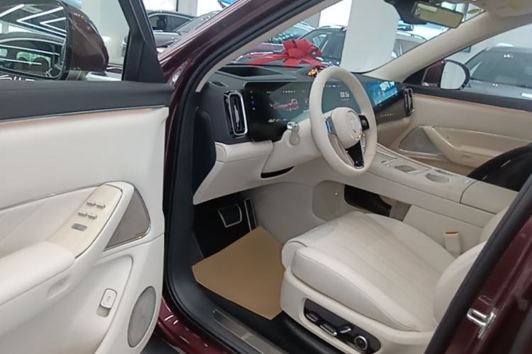 Used Hima AITO M8 2025 Extended-Range Ultra Version 53.4 kWh 5-Seater Edition Driver Seat