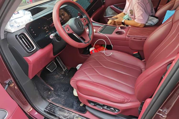 Used Hima AITO M8 2025 Extended-Range Ultra Version 53.4 kWh 6-Seater Edition Driver Seat