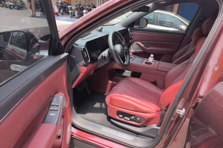 Used Hima AITO M8 2025 Extended-Range Max+ Version 53.4 kWh 5-Seater Edition Driver Seat