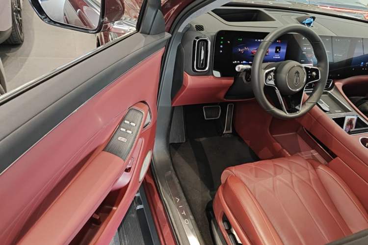 Used Hima AITO M8 2025 Extended-Range Ultra Version 53.4 kWh 5-Seater Edition Driver Seat