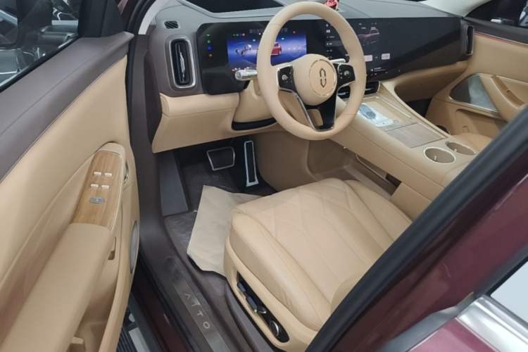 Used Hima AITO M8 2025 Extended-Range Max+ Version 53.4 kWh 6-Seater Edition Driver Seat