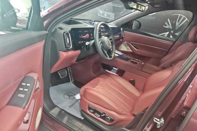 Used Hima AITO M8 2025 Extended-Range Ultra Version 53.4 kWh 6-Seater Edition Driver Seat
