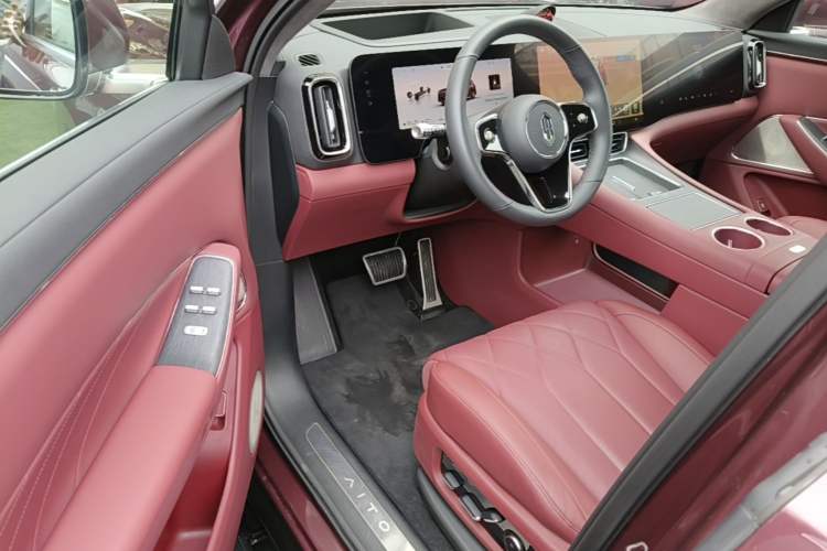 Used Hima AITO M8 2025 Extended-Range Ultra Version 53.4 kWh 5-Seater Edition Driver Seat
