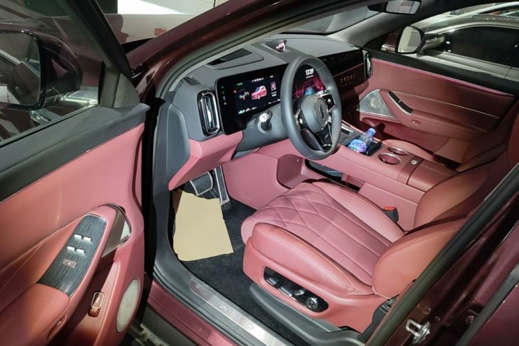 Used Hima AITO M8 2025 Extended-Range Ultra Version 53.4 kWh 5-Seater Edition Driver Seat