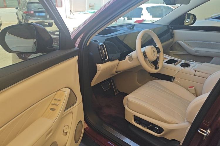 Used Hima AITO M8 2025 Extended-Range Max+ Version 53.4 kWh 6-Seater Edition Driver Seat