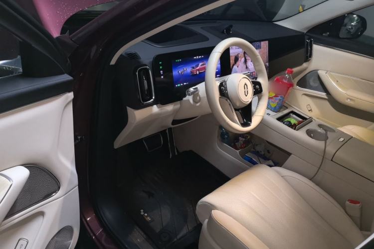 Used Hima AITO M8 2025 Model, Pure Electric Max+ Six-Seat Long-Range Version Driver Seat