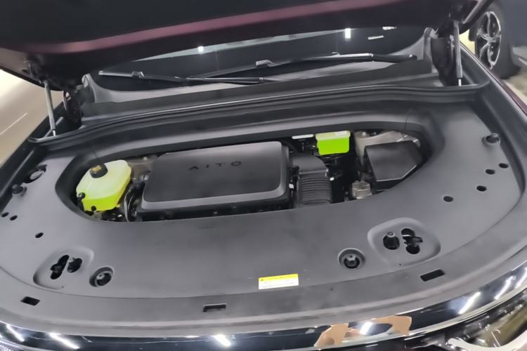 Used Hima AITO M8 2025 Extended-Range Ultra Version 53.4 kWh 5-Seater Edition Engine Bay