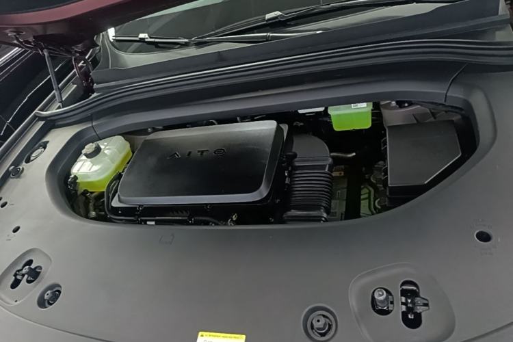 Used Hima AITO M8 2025 Extended-Range Ultra Version 53.4 kWh 5-Seater Edition Engine Bay